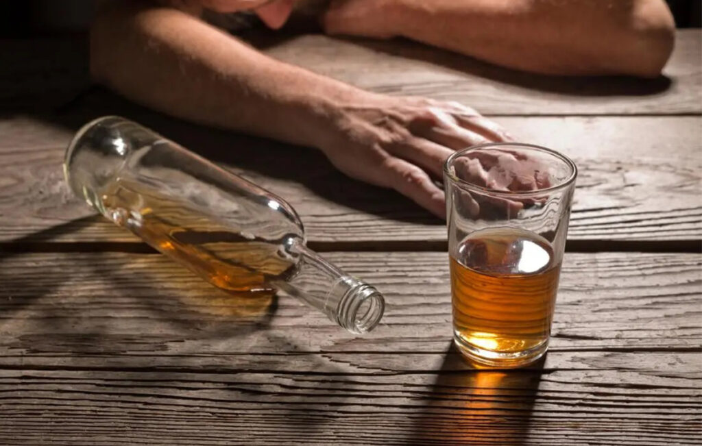 علائم اعتیاد به الکل یا الکلیسم چیست؟