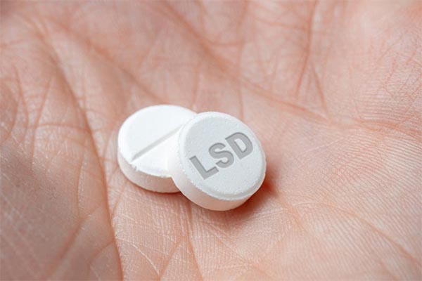 عوارض ال اس دی (LSD)